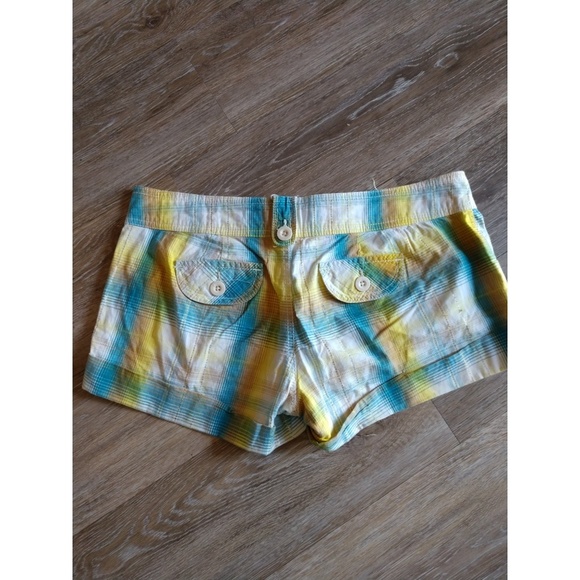 LEI Plaid shorts size 9 - Picture 2 of 3